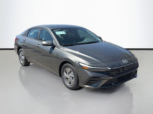 New 2026 Hyundai Elantra SE FWD image 1