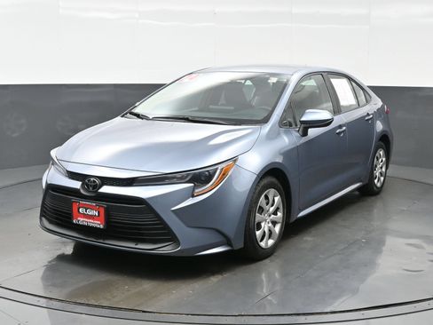Used 2024 Toyota Corolla LE FWD image 2