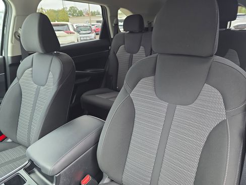 Certified 2025 Kia Sorento LX image 23