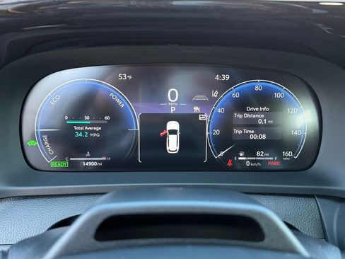 Used 2025 Toyota Crown Signia w/ Advanced Technology Package image 29