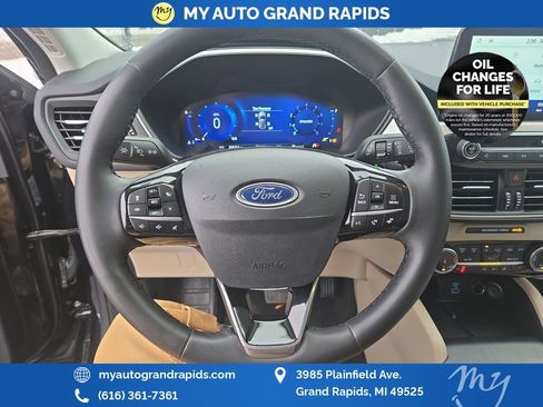 Used 2022 Ford Escape SEL w/ Technology Package image 14
