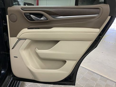 Used 2021 GMC Yukon Denali w/ Denali Premium Package image 15