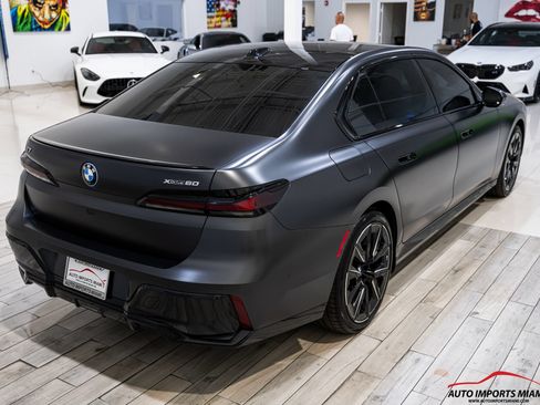 Used 2023 BMW i7 xDrive60 w/ Executive Package 2 AWD/4WD image 24