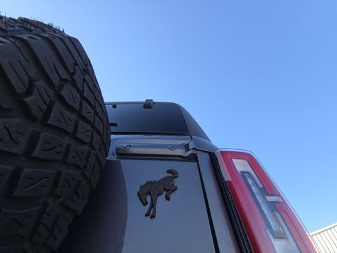 Used 2023 Ford Bronco Badlands w/ Sasquatch Package image 9