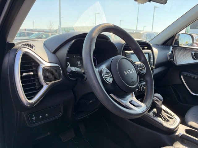 Certified 2025 Kia Soul LX w/ LX Technology Package FWD image 8