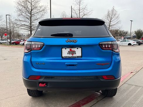 Used 2025 Jeep Compass Trailhawk image 7