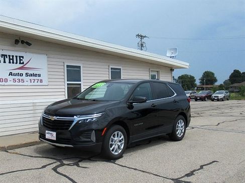 Used 2023 Chevrolet Equinox LT w/ Driver Convenience Package image 2