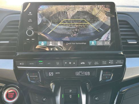 New 2026 Honda Odyssey Touring image 24