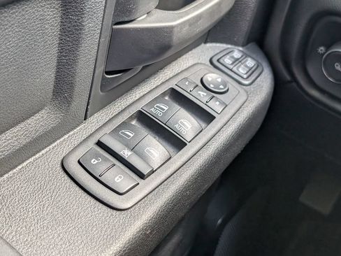 Used 2024 RAM 2500 Tradesman w/ Chrome Appearance Group AWD/4WD image 23