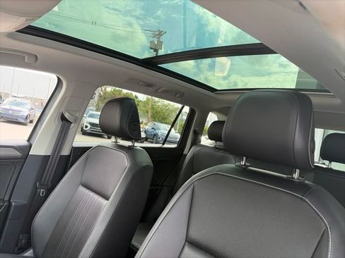 Used 2024 Volkswagen Tiguan SE AWD/4WD image 22