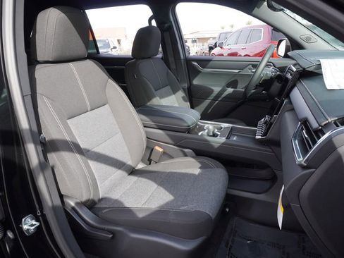 New 2026 GMC Acadia Elevation image 13