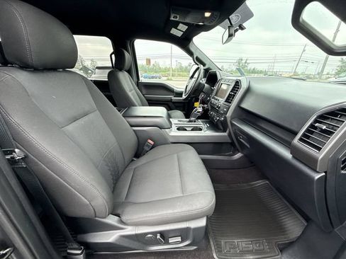 Used 2018 Ford F150 XLT w/ Equipment Group 302A Luxury AWD/4WD image 26