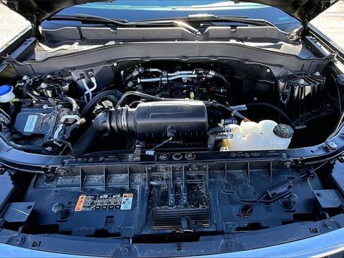 Used 2022 Ford Explorer XLT w/ Equipment Group 202A image 25