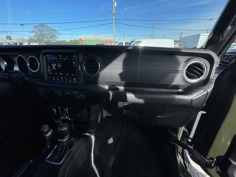 Used 2022 Jeep Wrangler Unlimited Sahara w/ Cold Weather Group image 29