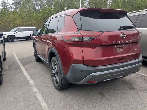 Used 2023 Nissan Rogue SL w/ SL Premium Package image 4
