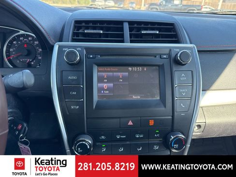 Used 2017 Toyota Camry SE image 20