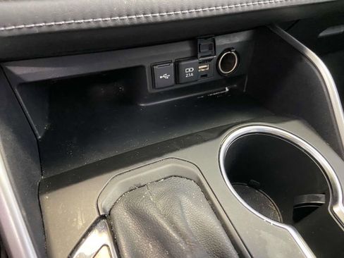 Used 2020 Toyota Highlander XLE image 23