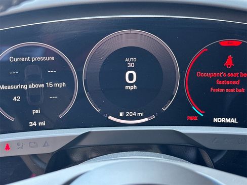 Used 2025 Porsche Taycan image 30