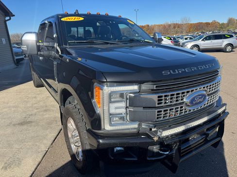 Used 2019 Ford F250 Platinum w/ Platinum Ultimate Package image 3