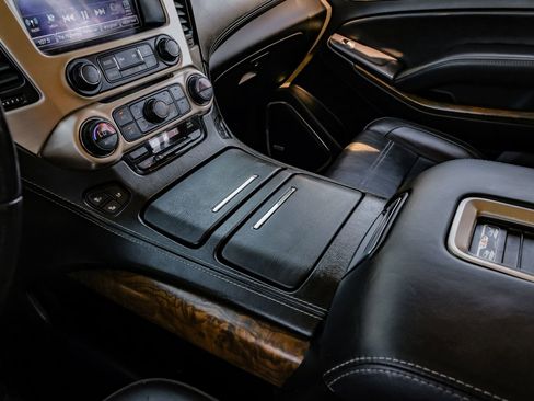 Used 2018 GMC Yukon Denali RWD image 25