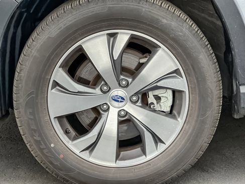 Used 2024 Subaru Ascent Premium w/ Convenience Package image 27