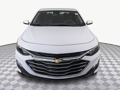 Used 2024 Chevrolet Malibu LS w/ Driver Confidence Package image 2