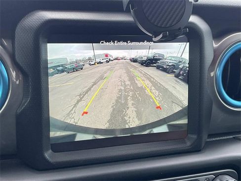 Certified 2022 Jeep Wrangler Unlimited Sahara w/ Cold Weather Group image 30