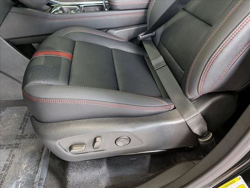 New 2026 Chevrolet Traverse RS image 4