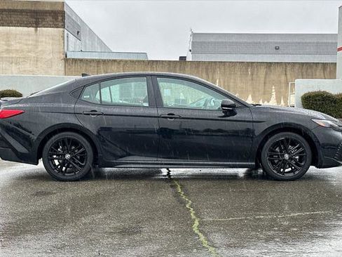 Certified 2025 Toyota Camry SE image 6
