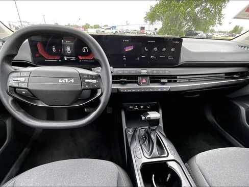 Used 2025 Kia K4 FWD image 13