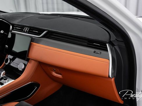 Used 2024 Jaguar F-PACE SVR image 46