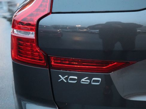 Used 2025 Volvo XC60 B5 Plus w/ Climate Package image 31