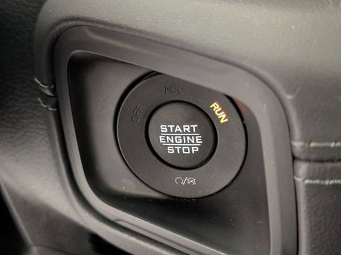 Used 2025 Jeep Wrangler Unlimited Sahara w/ Safety Group AWD/4WD image 22