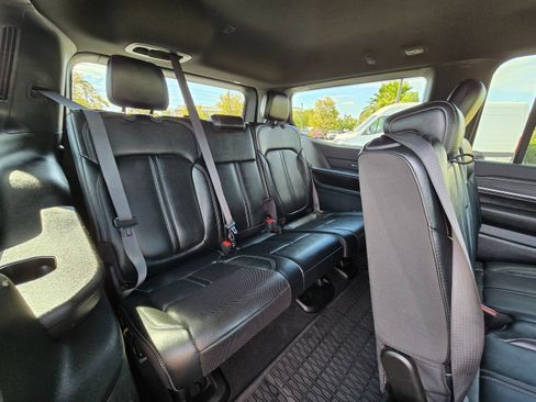 Used 2024 Jeep Wagoneer Series II w/ Flexible Seating Group RWD image 39
