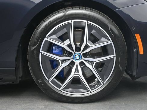 Used 2025 BMW i5 xDrive40 w/ M Sport Package AWD/4WD image 32