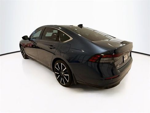 Used 2025 Honda Accord Touring image 5