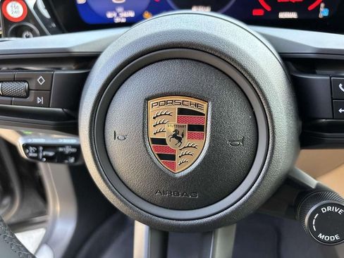 Used 2025 Porsche Macan Electric image 29