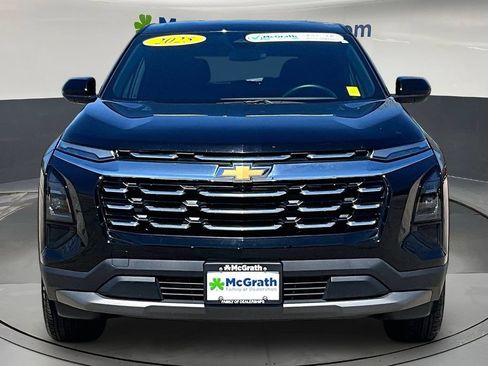 Used 2025 Chevrolet Equinox LT AWD/4WD image 2