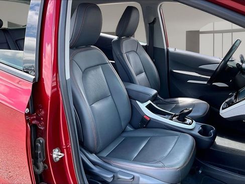 Used 2020 Chevrolet Bolt Premier w/ Infotainment Package FWD image 7