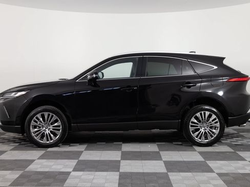 Used 2024 Toyota Venza XLE AWD/4WD image 3