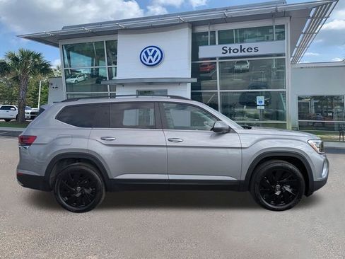 New 2026 Volkswagen Atlas SE FWD image 3
