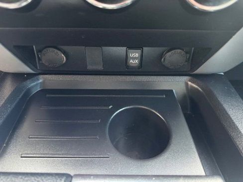 Used 2015 Toyota Tundra SR5 w/ SR5 Upgrade Package image 33