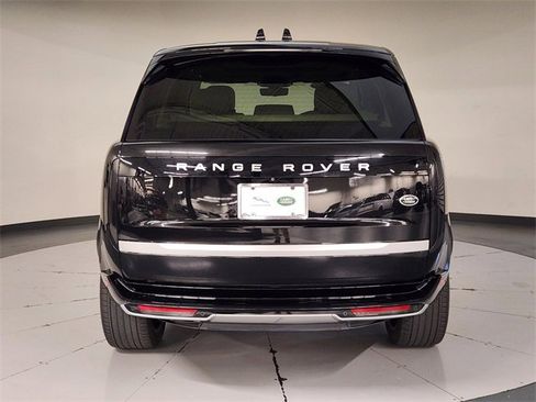 Used 2023 Land Rover Range Rover Autobiography image 9