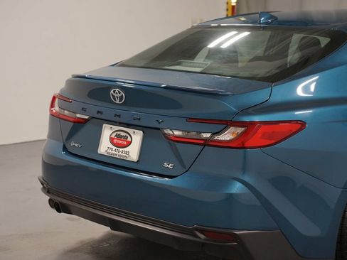 Used 2025 Toyota Camry SE FWD image 9