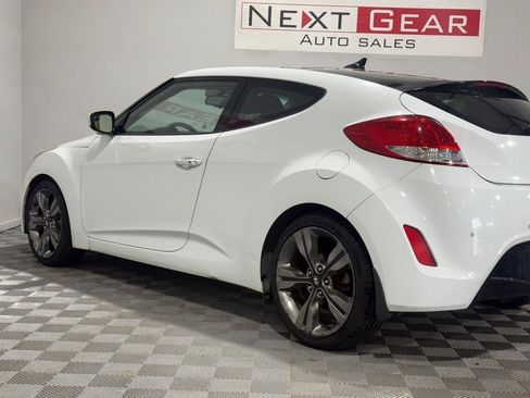 Used 2015 Hyundai Veloster w/ Option Group 03 FWD image 7