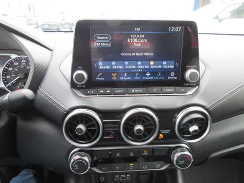 Used 2024 Nissan Sentra SV image 16