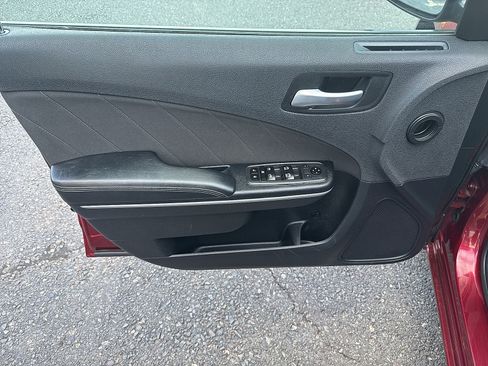 Used 2020 Dodge Charger SXT RWD image 25