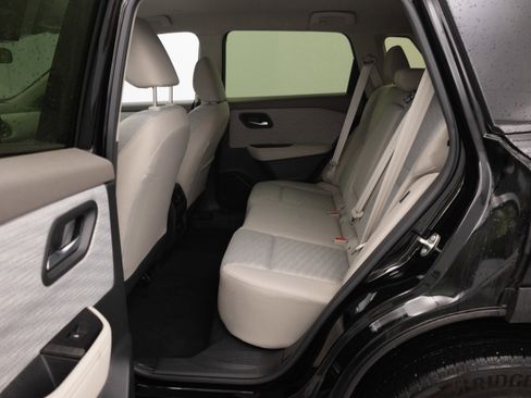 Used 2023 Nissan Rogue SV image 12