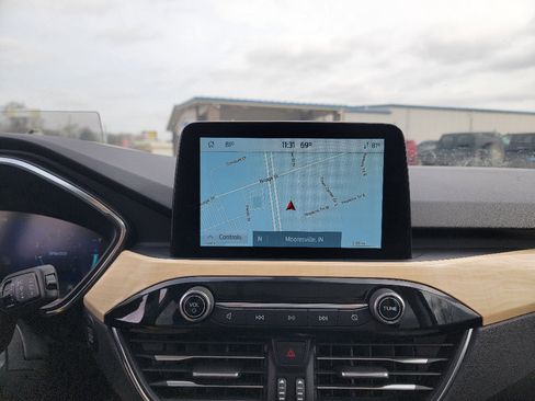 Used 2022 Ford Escape Titanium w/ Titanium Elite Package image 18