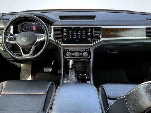 Used 2022 Volkswagen Atlas SE image 16